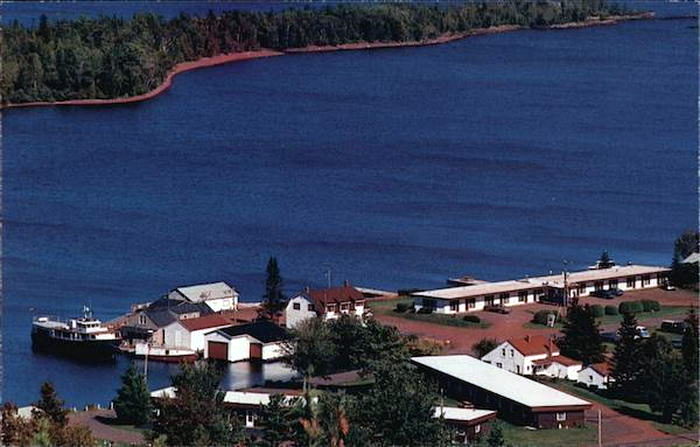 King Copper Motels - Vintage Postcard (newer photo)